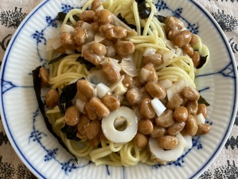 ちくわと揉み海苔の納豆焼きそば